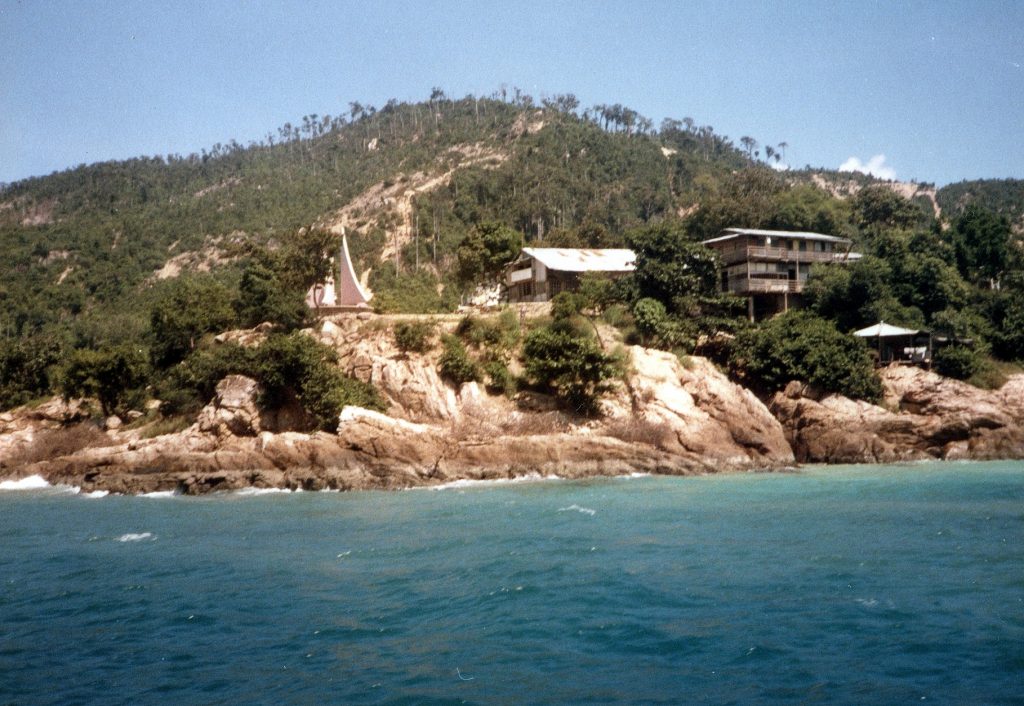 1985 - Pulau Bidong From The Water - Vietnamese Heritage Museum