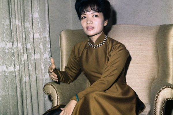 21 Oct 1963, Washington, DC, USA --- Vietnam's Madame Ngo Dinh Nhu at press conference. --- Image by © Bettmann/CORBIS