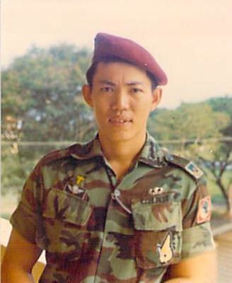 Đại úy Quân y Dù 1972