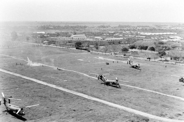 Saigon 1962 - Trại Hoàng Hoa Thám của Sư Đoàn Nhảy Dù...