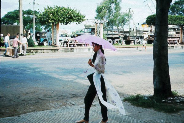 bach-dang-quay---saigon-oct-1965_4031797736_o