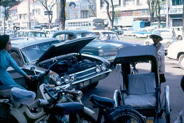 downtown-saigon-2-by-dennis-l-dauphin-1966_4031041505_o