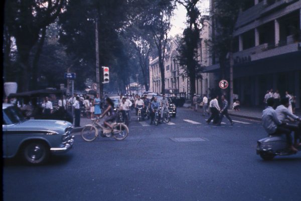 downtown-saigon-street-scene_4132195023_o