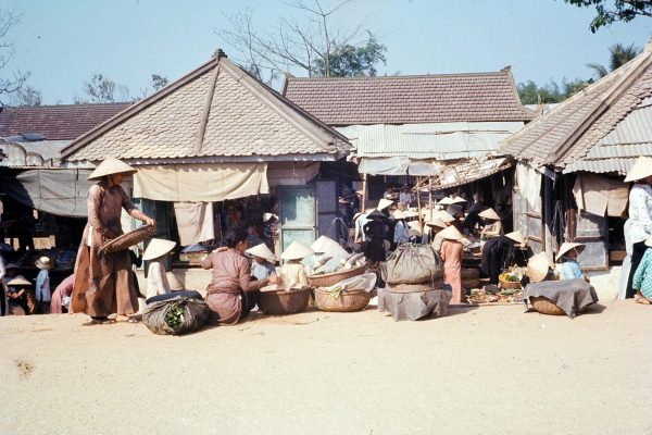 hue-truoi-market---february-1969---photo-by-keith-mcgraw_4170068863_o