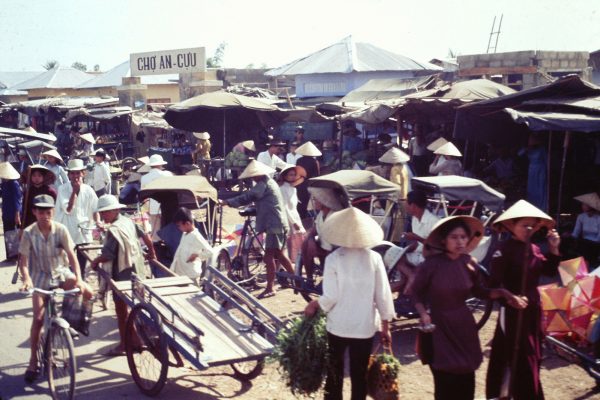 market-scene---ch-an-cu-hu-1969_34140603335_o