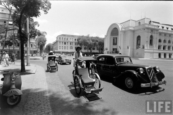 national-assembly-building-in-saigon-1955_3860383599_o