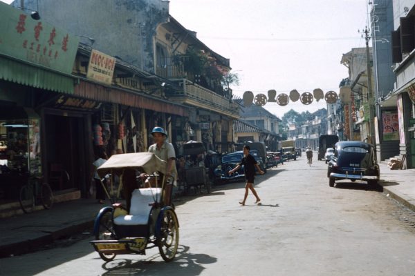 saigon-1954----ng-lng-nh-hc-cholon-nhn-t-ng-t-nguyn-tri-lng-nh-hc_37979652171_o