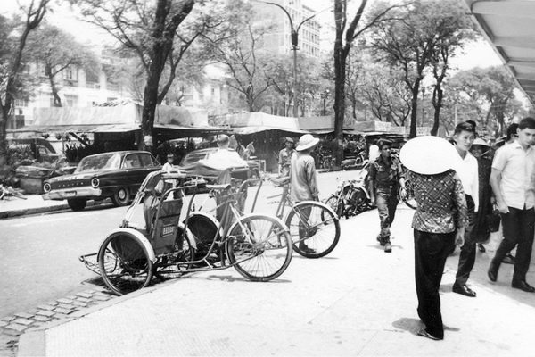 saigon-1966---nguyen-hue-blvd_14356163254_o