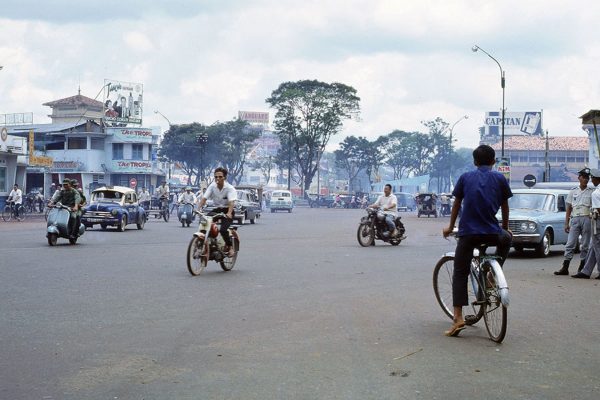 saigon-1966---u-i-l-trn-hng-o-v-phm-ng-lo-qun-nht_4031024635_o