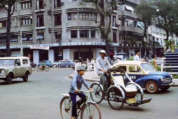 saigon-1966---vng-xoay-qung-trng-nh-ht-tp_4031779536_o