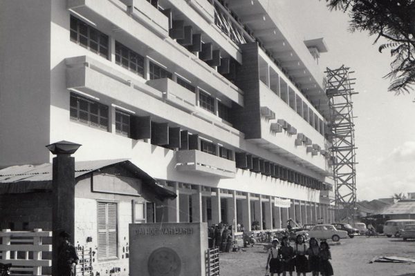 saigon-1967---van-hanh-university---buddhism---press-photo_23097088334_o