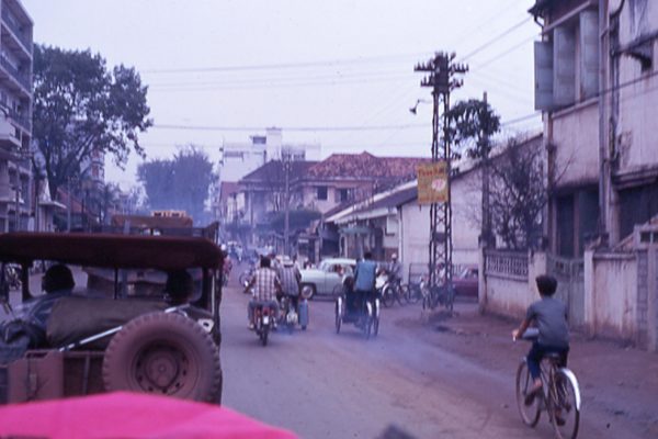 saigon-1968---u-ng-phan-thanh-gin-pha-trc-l-ng-t-phm-ng-hng-v-phan-thanh-gin_15105196705_o