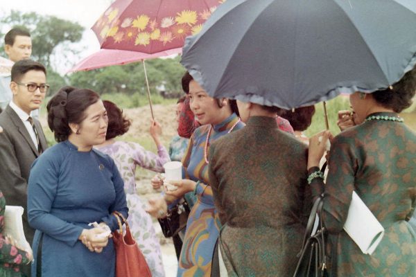 Corner stone laying.

More members of Madame Thieu's association.
https://www.flickr.com/photos/vidanusa/7465108650/in/album-72157630338757300/