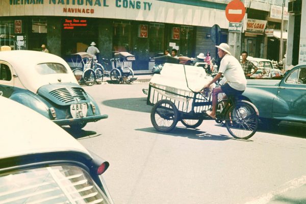 saigon-street-scene-1960s-era_8259709033_o