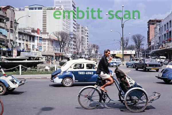 saigon-street-scene-1970---i-l-nguyn-hu_35657181084_o
