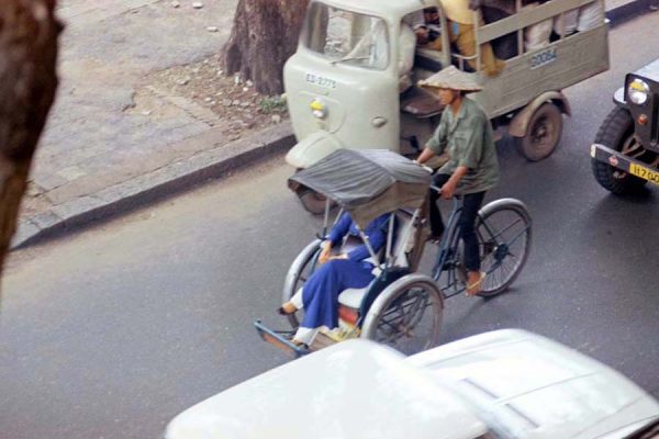 scnes-de-rue--saigon-1970-rue-pasteur_15163103035_o