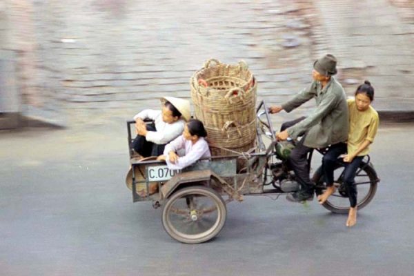 scnes-de-rue--saigon-1970-rue-pasteur_15163103135_o