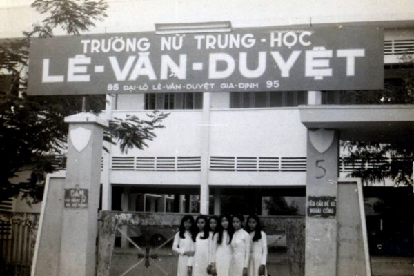 trng-n-trung-hc-l-vn-duyt-h-1970_4031786754_o