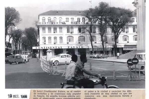 1969-continental-palace-saigon-most-popular-place_13750361595_o