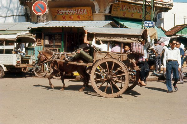 ch-c-1968---horse-drawn-taxi-gc-hm-nghi-v-di-nguy_5914156447_o