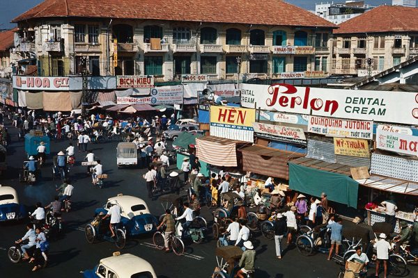 20 Jan 1970, Ho Chi Minh City, Vietnam --- Original caption: Saigon, South Vietnam: General view of people doing their pre-Tet shopping in the central market of Saigon is shown. The Tet holiday in Vietnam is comparable to a combination of Christmas and New Year's. Hence, the big town scene is like the Christmas rush in Western cities. --- Image by © Bettmann/CORBIS