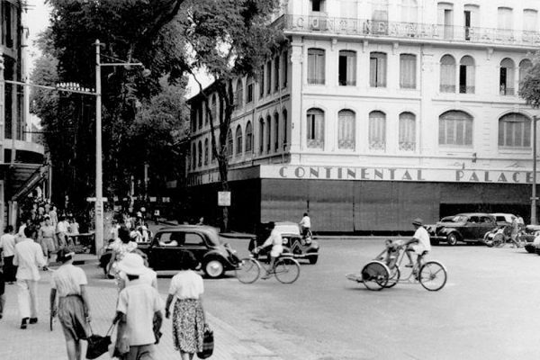 saigon-1950s---continental-palace-hotel_16010299389_o