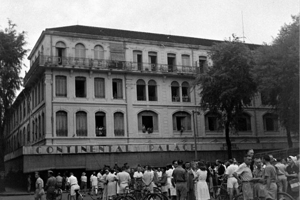 saigon-october-1945---continental-palace-hotel---photo-by-john-florea_16614238650_o