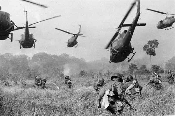 Các Chiến Sĩ thuộc Sư Đoàn 25 Bộ Binh - Hành Quân trực thăng vận tại Tây Ninh tháng 3-1965