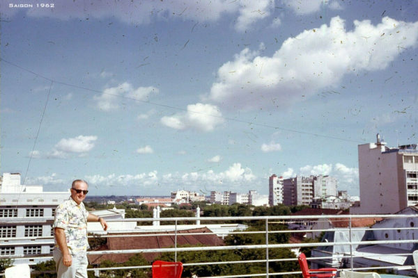 1962-saigon-nhn-t-sn-thng-brinks-hotel_50124428737_o