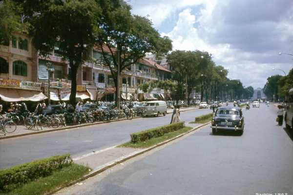 1962-saigon-street-scene---i-l-l-li_50124453312_o