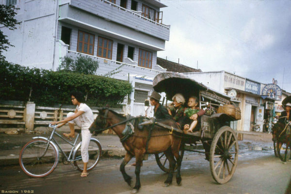 1962-saigon-street-scene---xe-th-m_50123631413_o