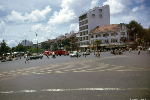 1962-saigon-street-scene_50124214581_o