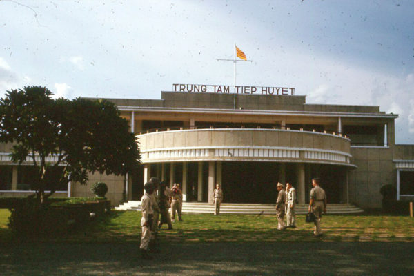 1962-saigon---trung-tm-tip-huyt-building-hospital-us-gis_50123632828_o