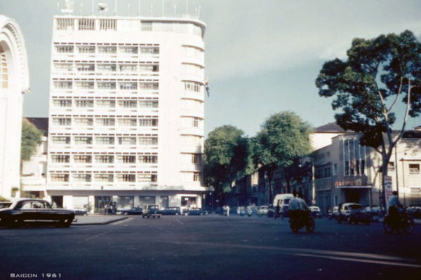 saigon-1961---caravelle-hotel_35170730751_o