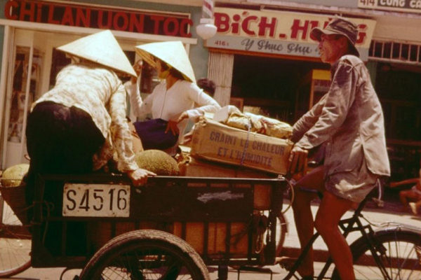 saigon-1961---cycle-cart_34790686210_o