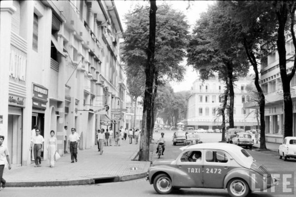 saigon-1961---tu-do-street---ng-ba-t-do-nguyn-thip_5388446541_o