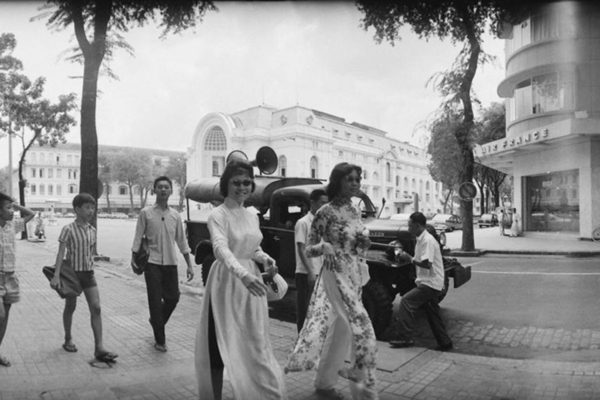 saigon-1961---tu-do-street_5385717963_o