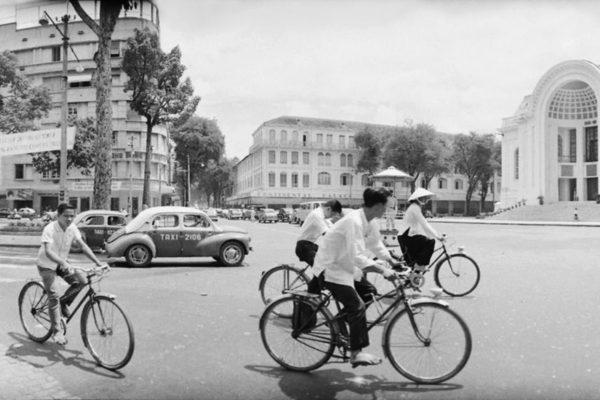 saigon-1961---tu-do-street_5385718945_o