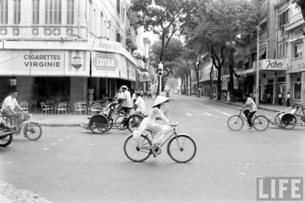 saigon-1961---tu-do-street_5385986227_o