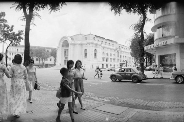 saigon-1961---tu-do-street_5386320678_o