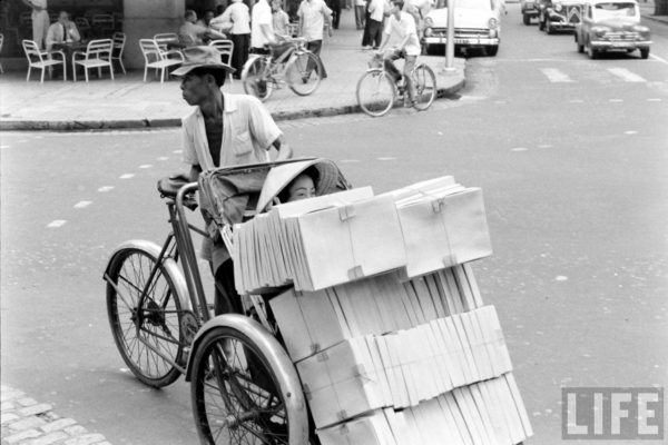 saigon-1961---tu-do-street_5386589284_o