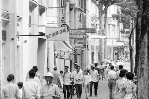 saigon-1961---tu-do-street_5388445971_o