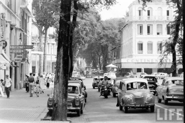 saigon-1961---tu-do-street_5388446235_o