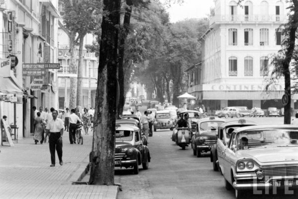 saigon-1961---tu-do-street_5388446289_o