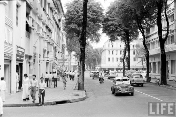 saigon-1961---tu-do-street_5388446461_o
