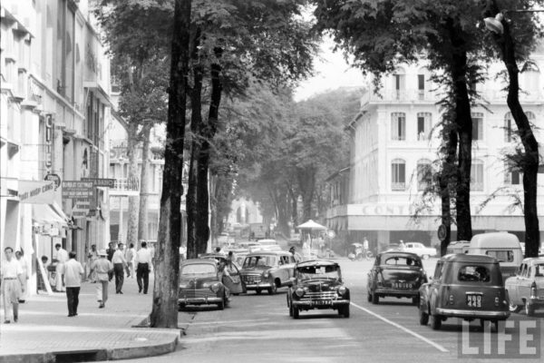 saigon-1961---tu-do-street_5388446585_o