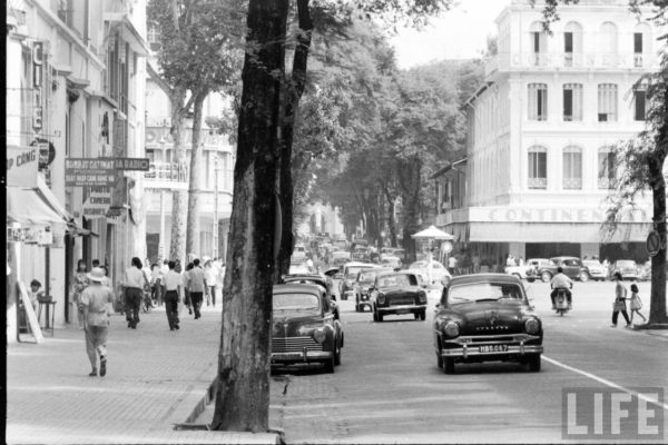 saigon-1961---tu-do-street_5389052888_o