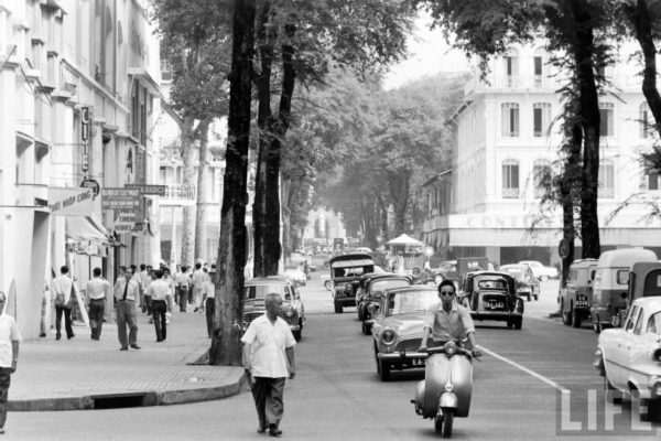 saigon-1961---tu-do-street_5389053110_o