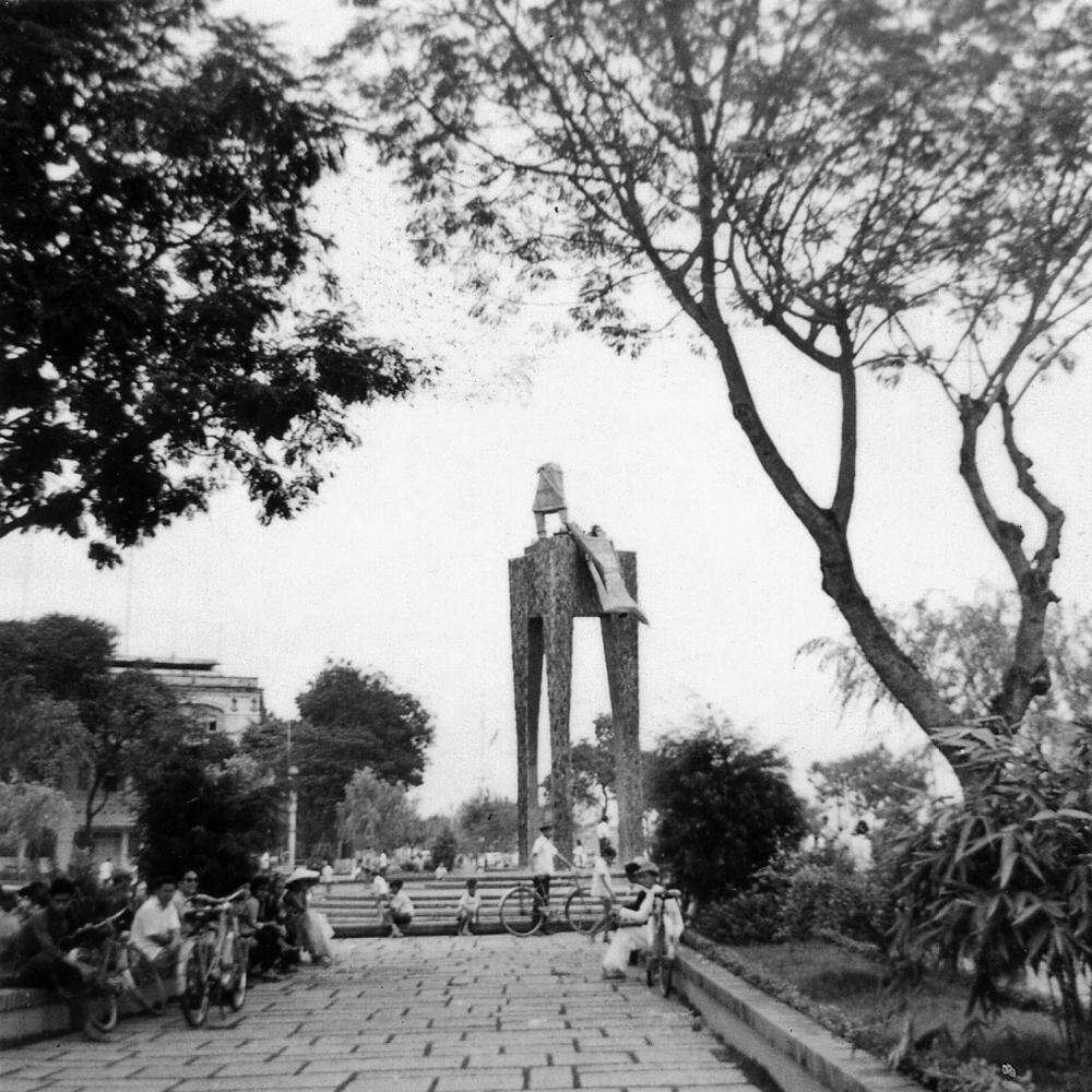 statue-des-soeurs-trung-en-1963_6924768105_o - Vietnamese Heritage Museum